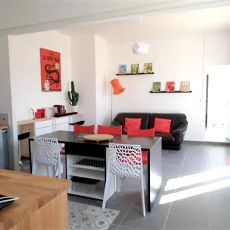 House With 2 Bedrooms In With Furnished Terrace And Wifi Rochefort (Charente-Maritime)